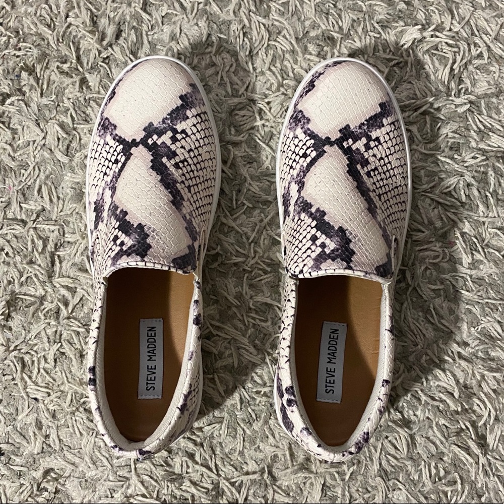 Steven Madden Gills-C Snakeskin Slip On Shoe